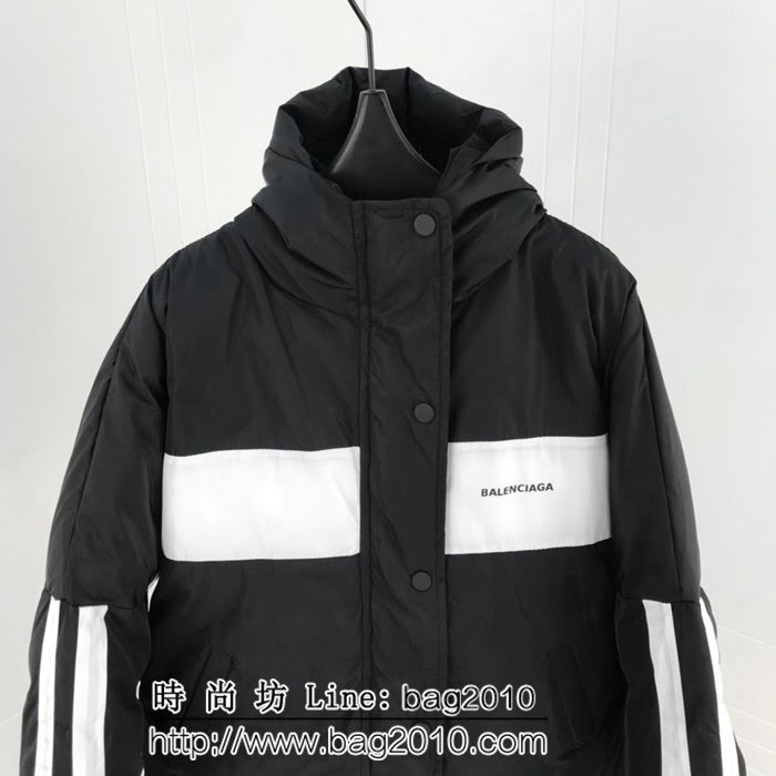 BALENCIAGA巴黎世家 18冬季新款 黑白拼接撞色 後背大字母 棉服 os寬鬆版型 ydi1949